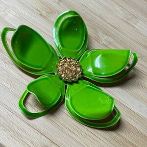 Vintage Green Floral Enamel Brooch with Gold Center